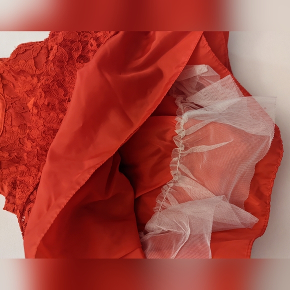 Red Dress - Picture 4 of 5